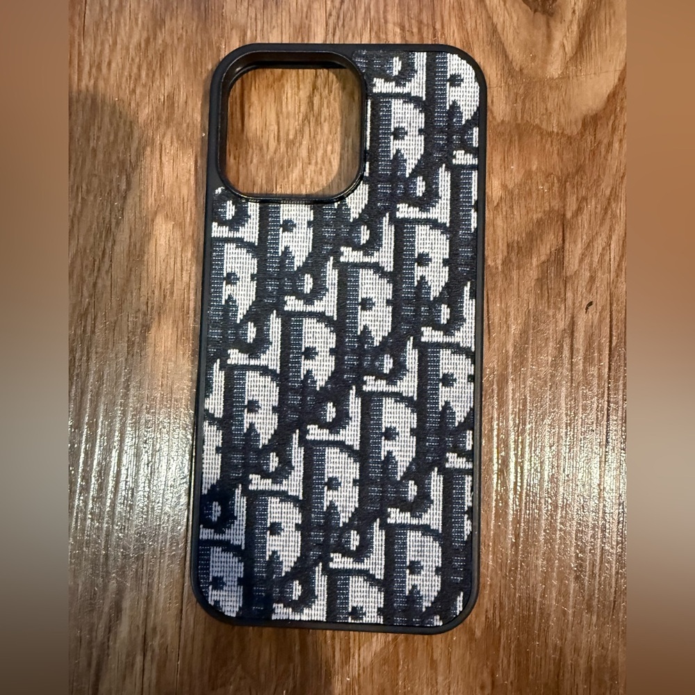 Custom Designer Black and White Phone Case for iPhone 16 Pro Max